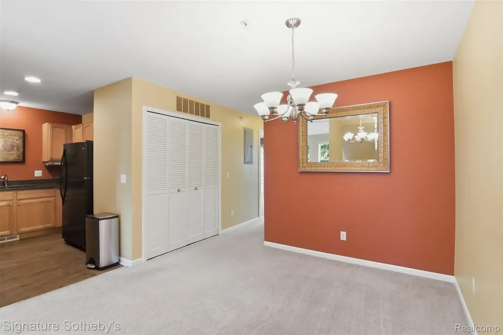 1091 Beaver Run Troy City MI 48083