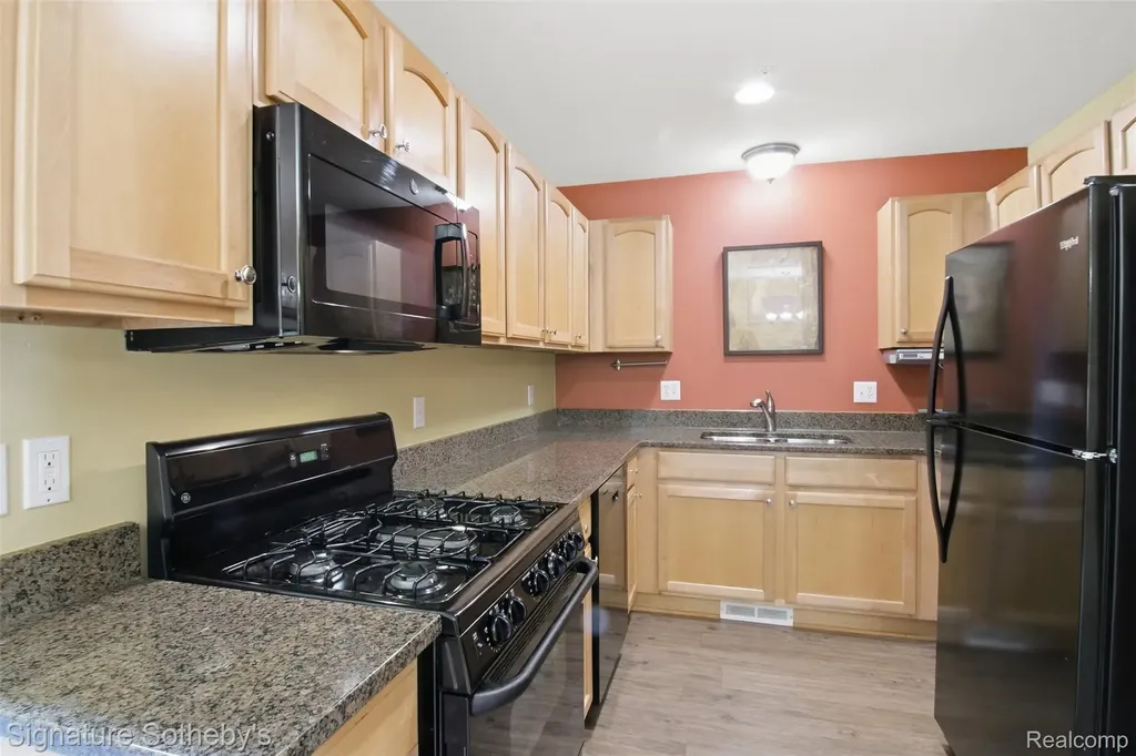 1091 Beaver Run Troy City MI 48083
