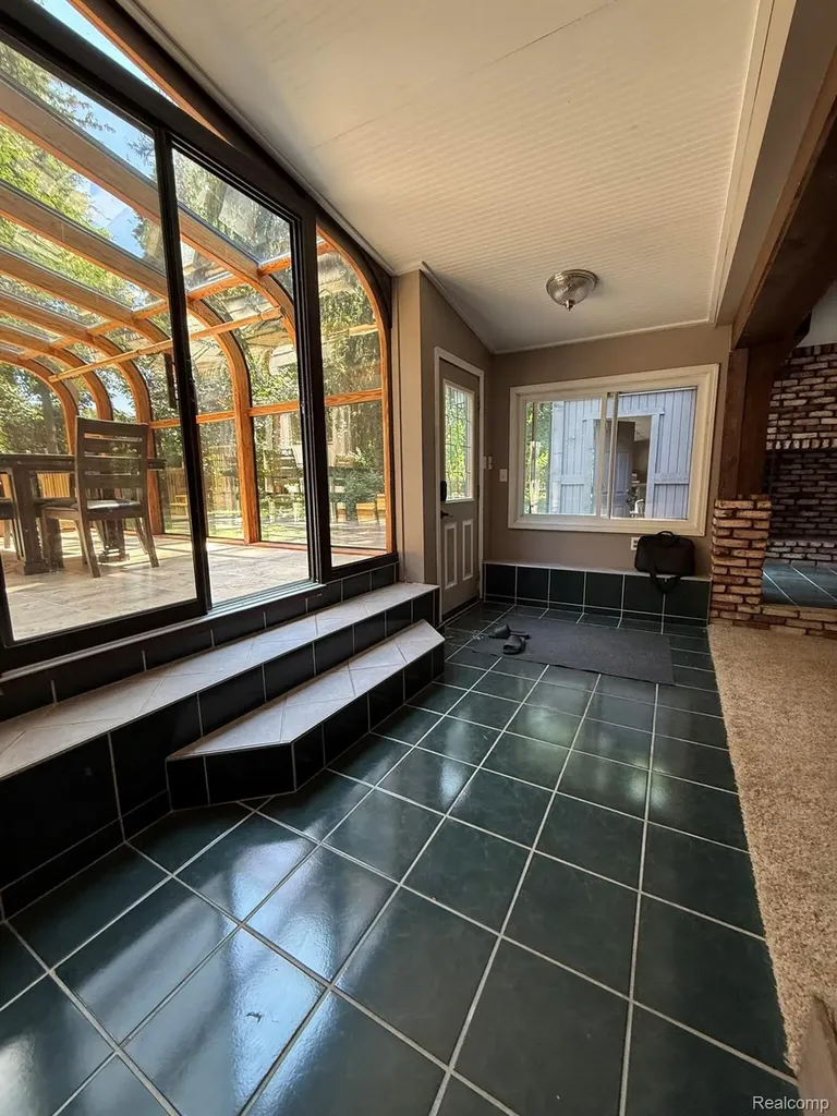 26800 Ballard Street Harrison Charter Township MI 48045