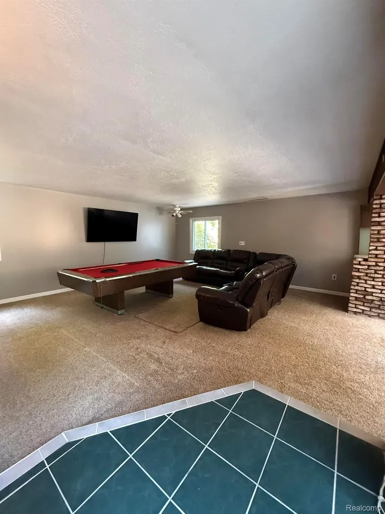 26800 Ballard Street Harrison Charter Township MI 48045
