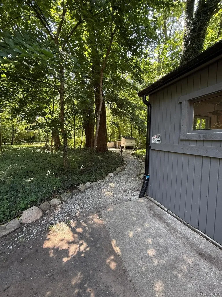 26800 Ballard Street Harrison Charter Township MI 48045