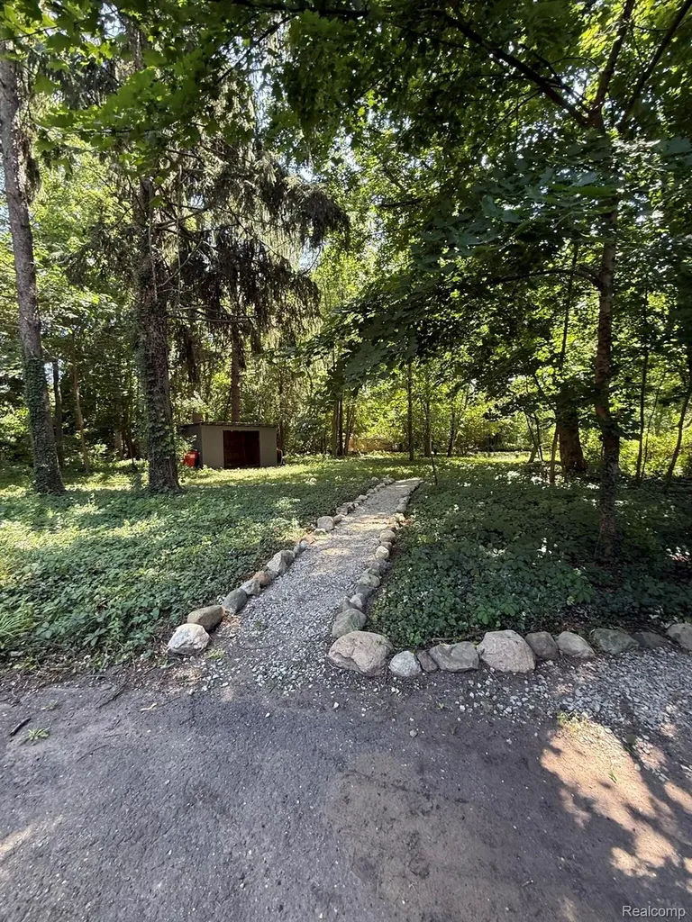 26800 Ballard Street Harrison Charter Township MI 48045