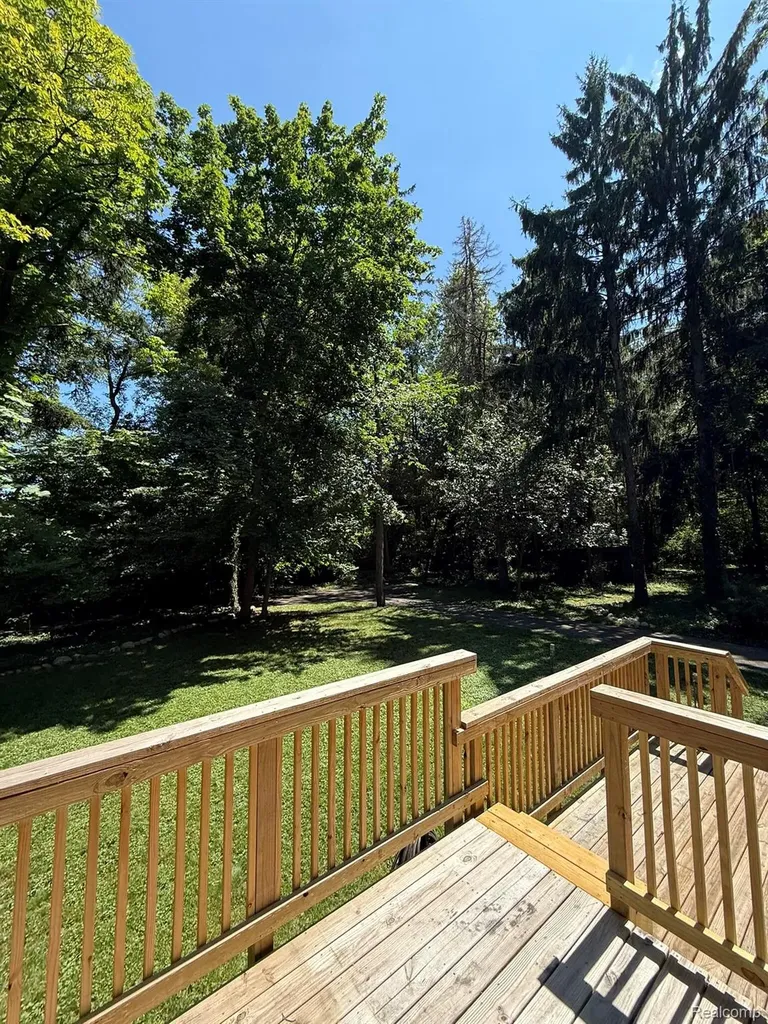 26800 Ballard Street Harrison Charter Township MI 48045