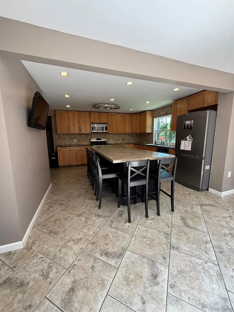 26800 Ballard Street Harrison Charter Township MI 48045