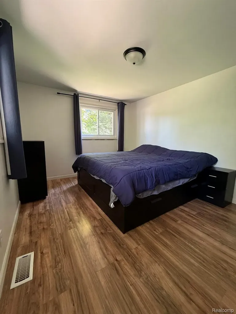 26800 Ballard Street Harrison Charter Township MI 48045
