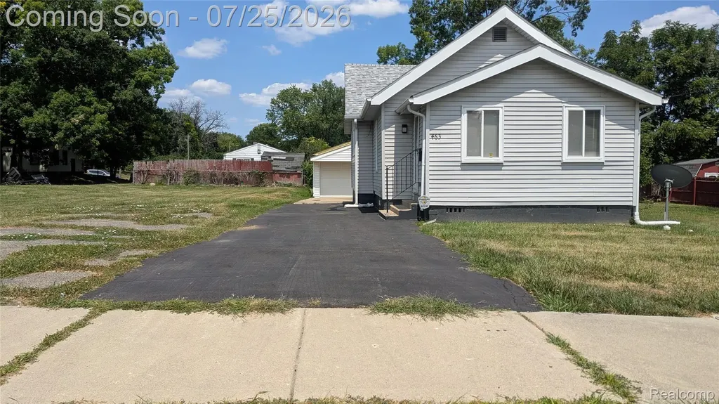 463 Raeburn Street Pontiac City MI 48342