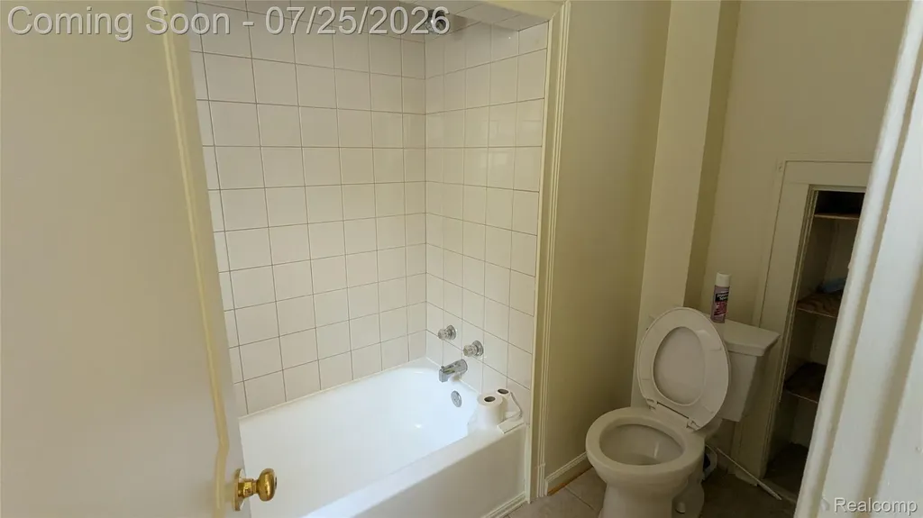 463 Raeburn Street Pontiac City MI 48342
