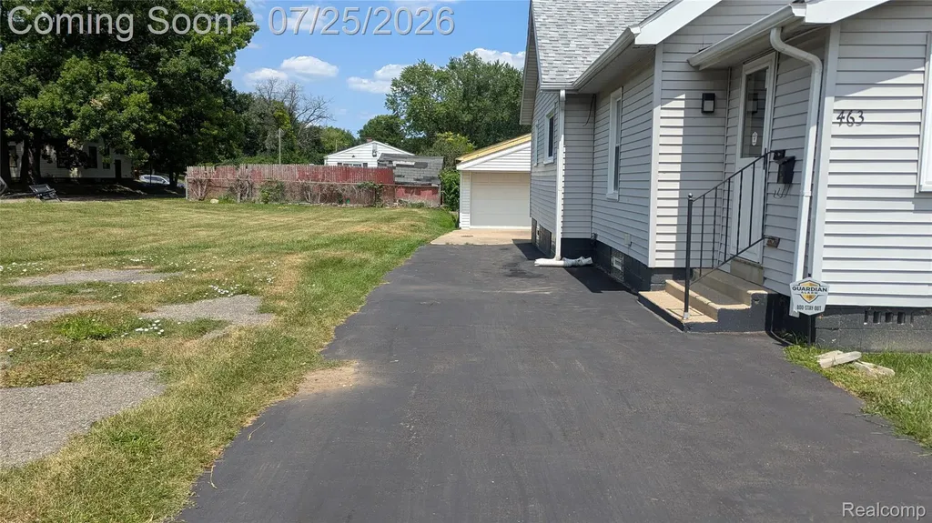463 Raeburn Street Pontiac City MI 48342