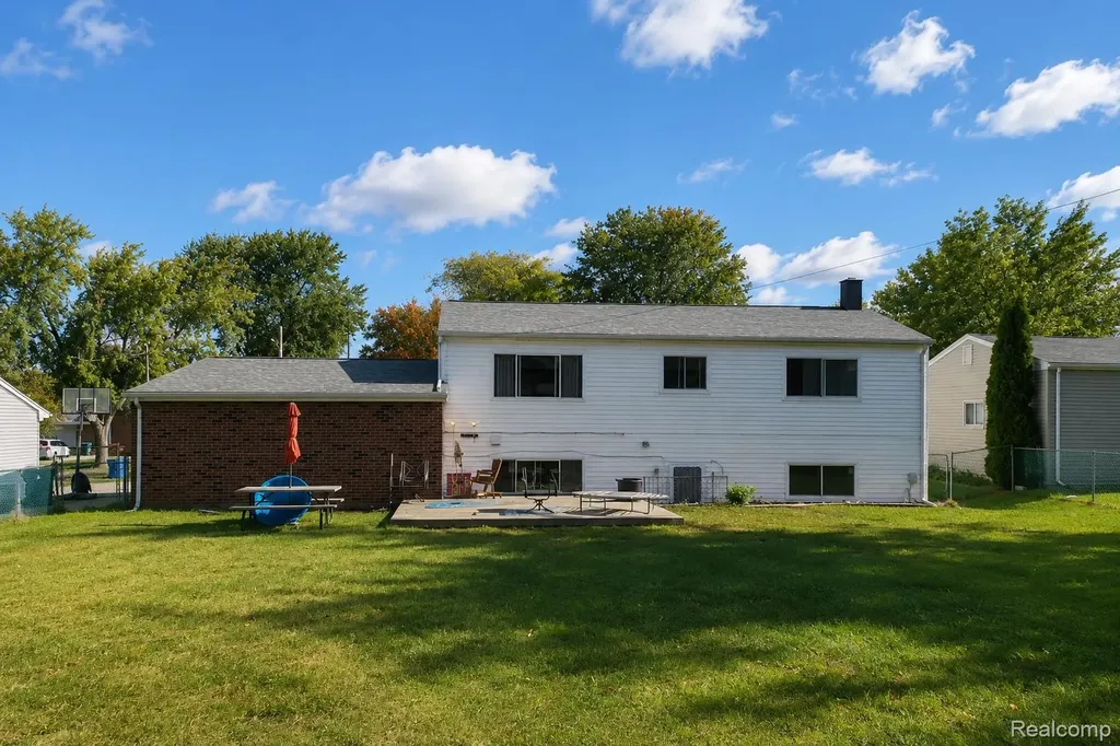 11424 Hazel Avenue Grand Blanc City MI 48439