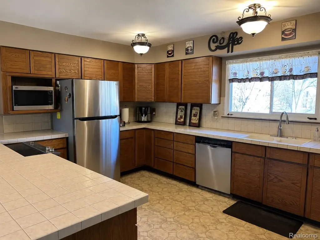11424 Hazel Avenue Grand Blanc City MI 48439