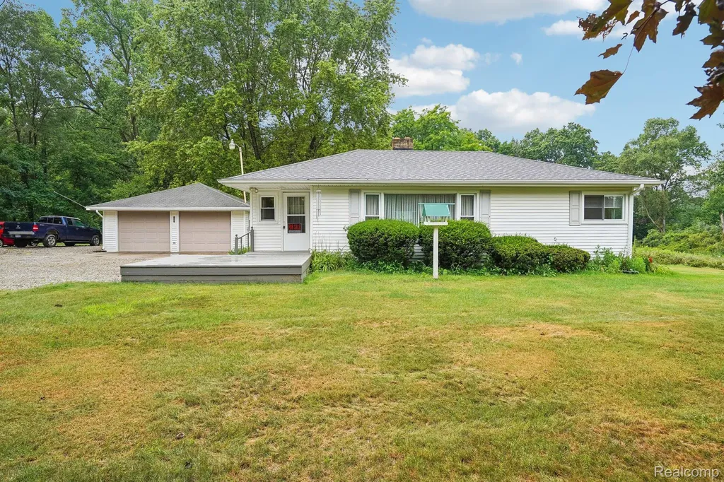 1909 Pero Lake Road Oregon Township MI 48446