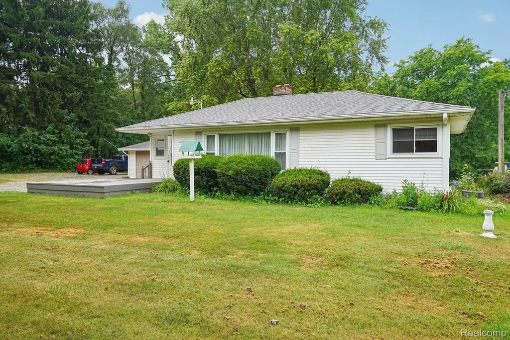1909 Pero Lake Road Oregon Township MI 48446