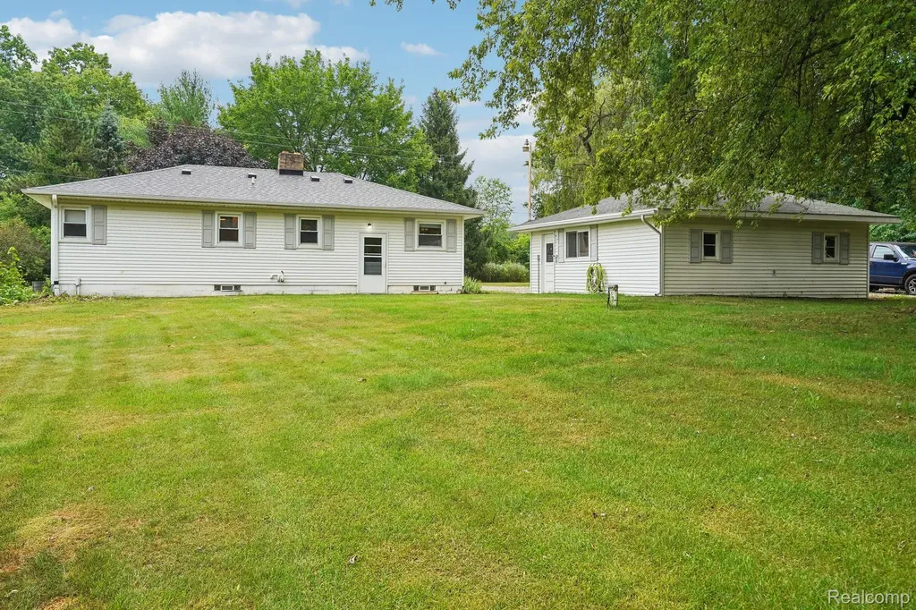1909 Pero Lake Road Oregon Township MI 48446