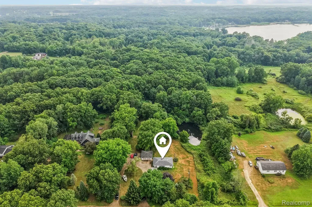 1909 Pero Lake Road Oregon Township MI 48446