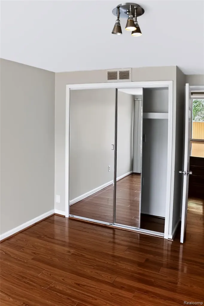 7364 Balsam Court Unit 32 West Bloomfield Charter Township MI 48322