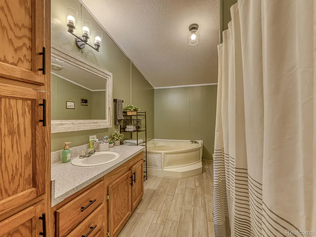 938 Tanner Landing Raisinville Township MI 48161