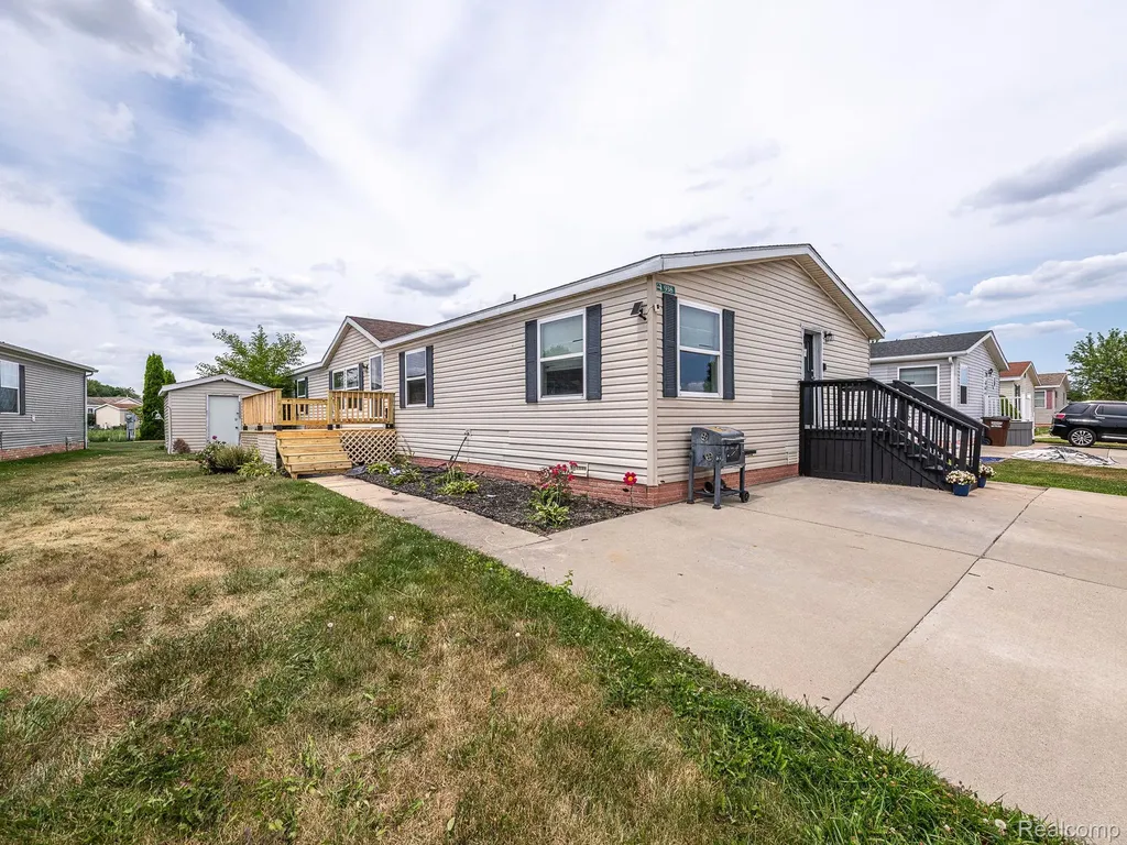 938 Tanner Landing Raisinville Township MI 48161