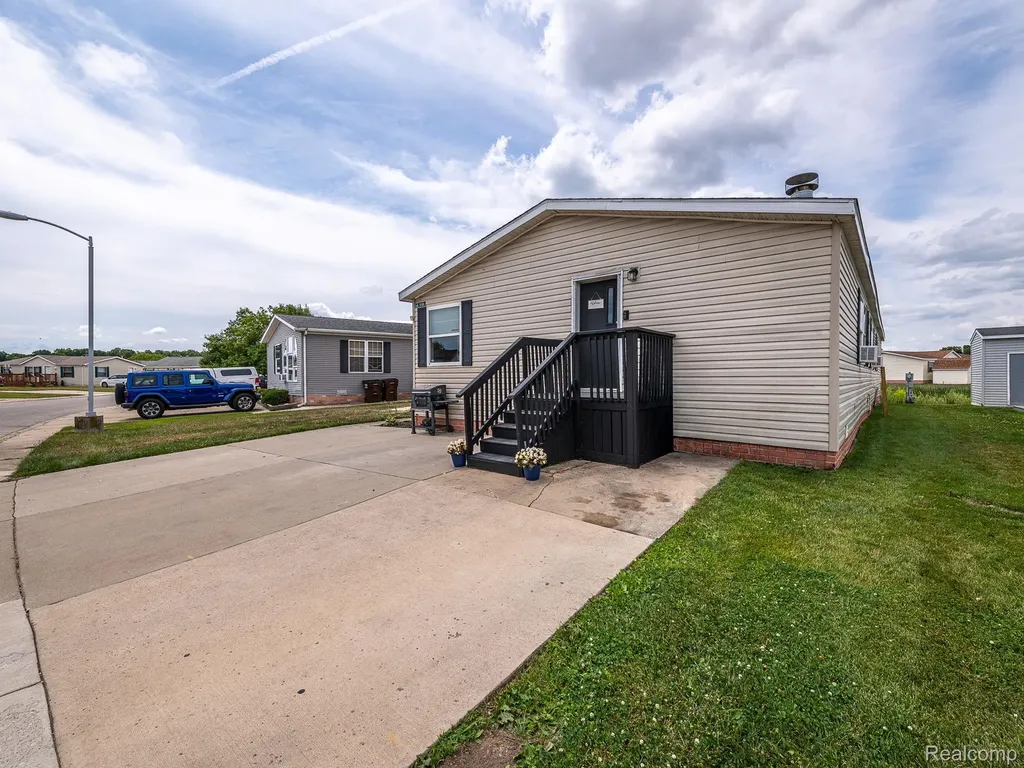 938 Tanner Landing Raisinville Township MI 48161
