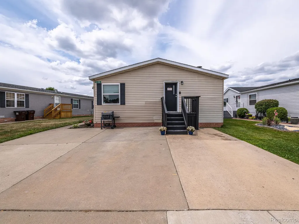 938 Tanner Landing Raisinville Township MI 48161
