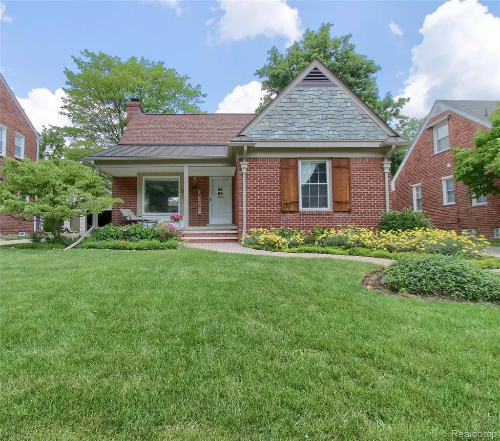 1910 Bonnieview Drive Royal Oak City MI 48073