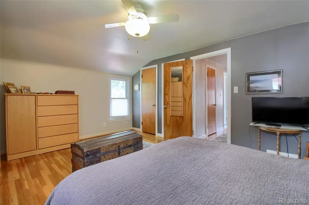 1910 Bonnieview Drive Royal Oak City MI 48073