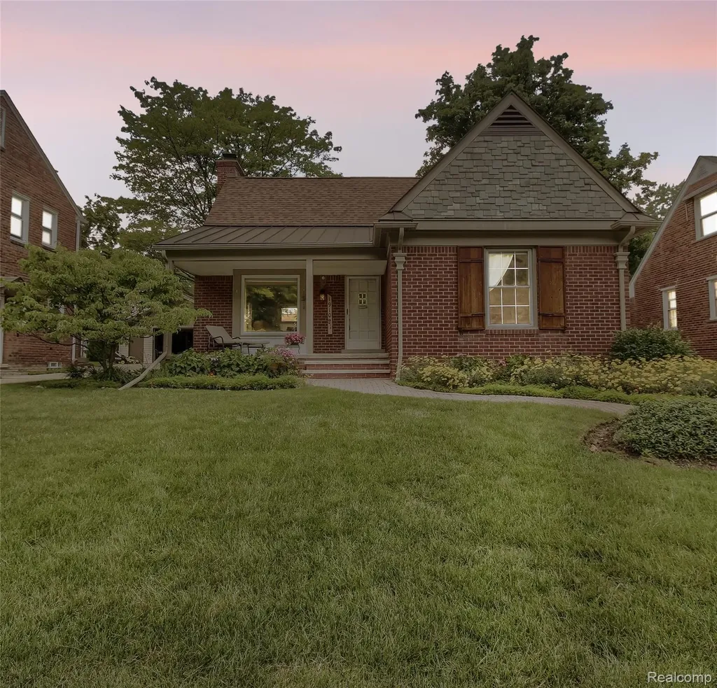 1910 Bonnieview Drive Royal Oak City MI 48073