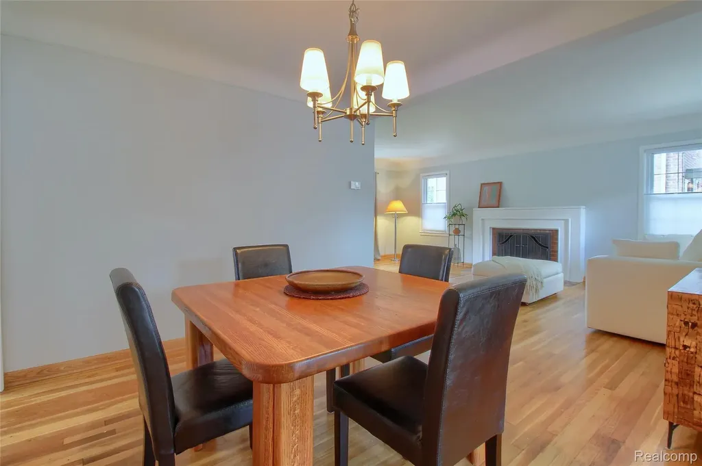 1910 Bonnieview Drive Royal Oak City MI 48073