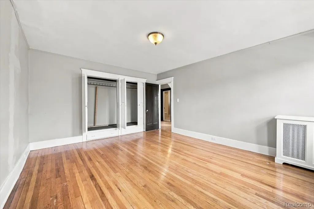 899 Edison Street Detroit City MI 48202