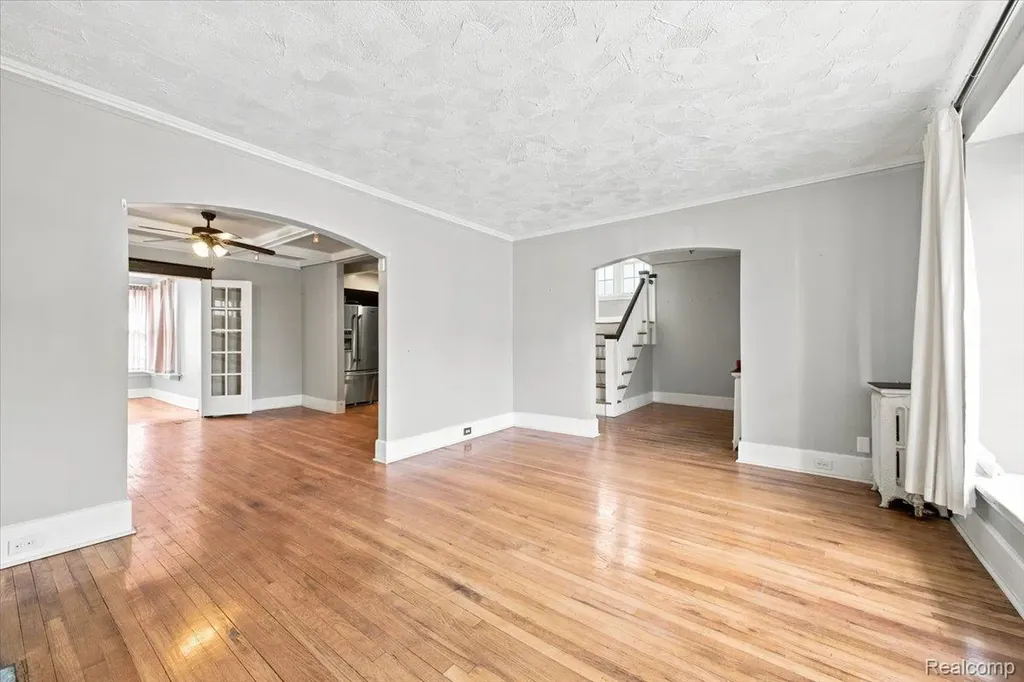 899 Edison Street Detroit City MI 48202