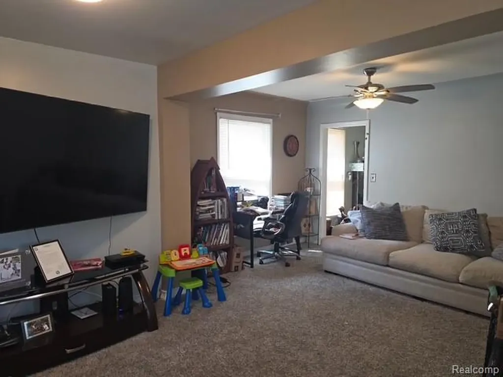 25501 Pembroke Avenue Redford Charter Township MI 48240