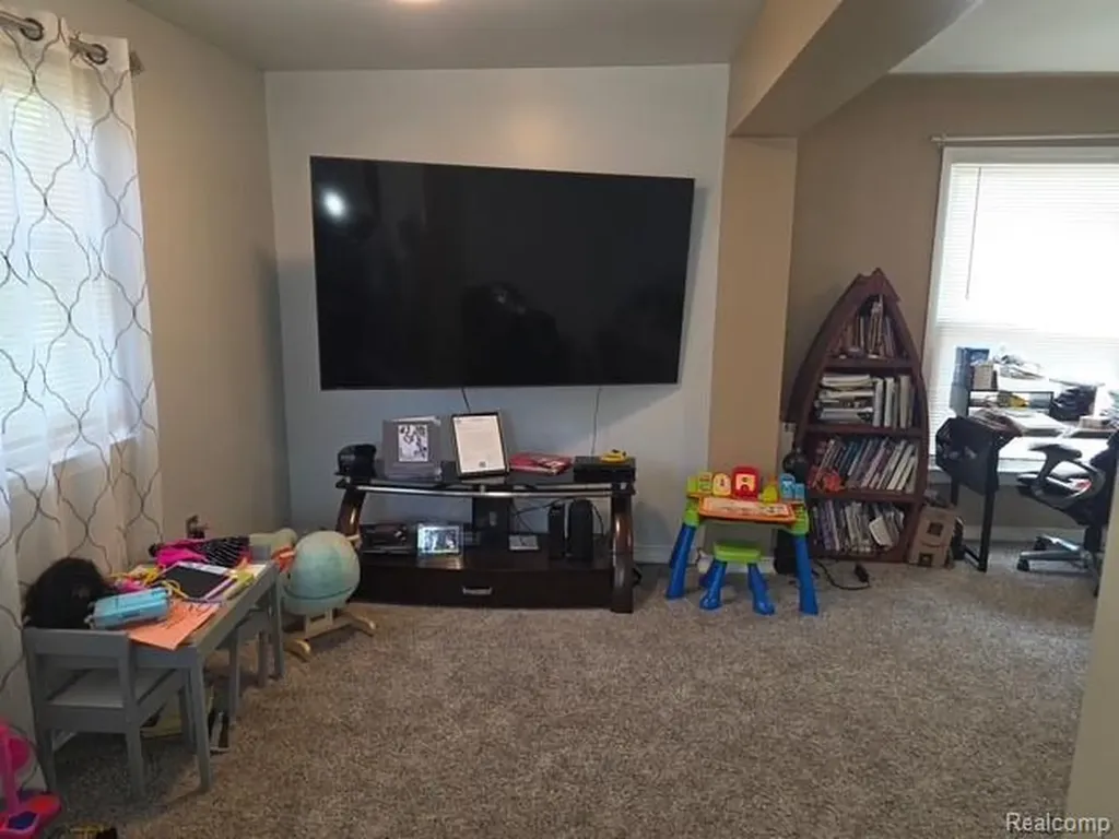 25501 Pembroke Avenue Redford Charter Township MI 48240