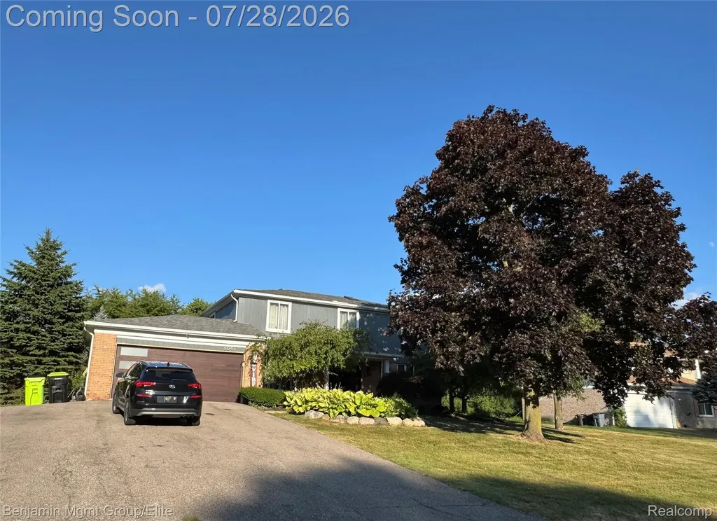 6043 Ledgeway Drive West Bloomfield Charter Township MI 48322