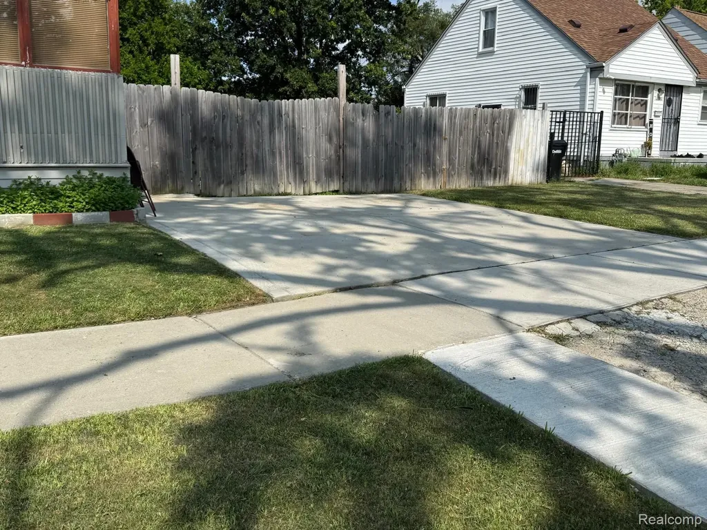 6741 Vaughan Street Detroit City MI 48228