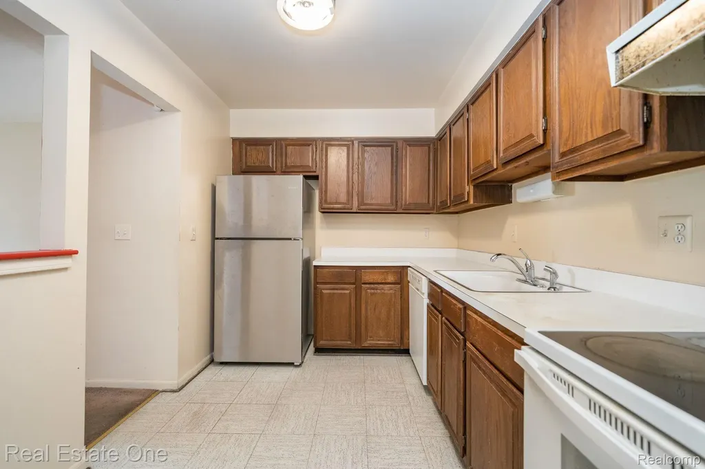 23788 Village House Drive N Southfield City MI 48033