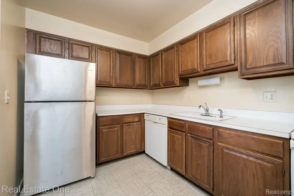 23788 Village House Drive N Southfield City MI 48033