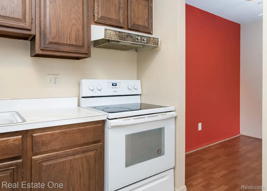 23788 Village House Drive N Southfield City MI 48033