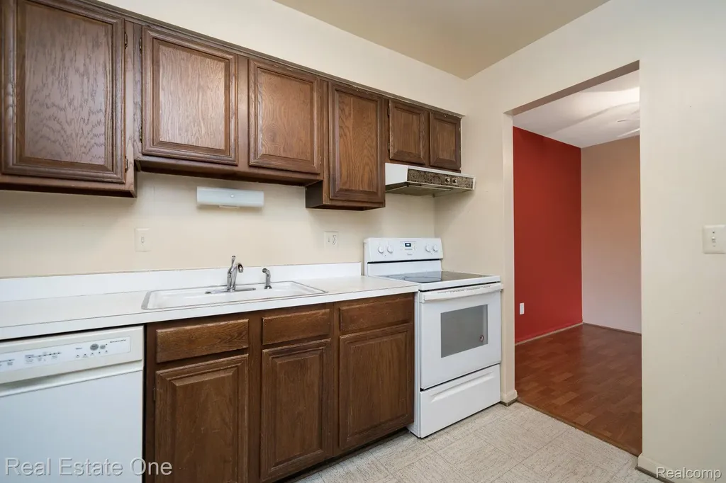 23788 Village House Drive N Southfield City MI 48033