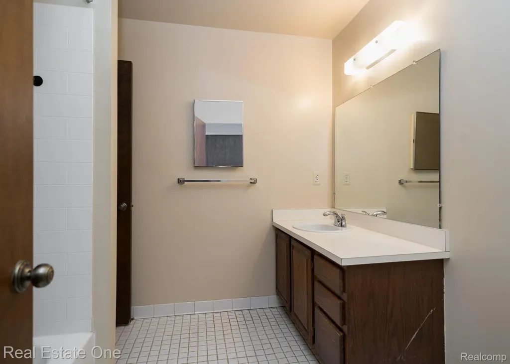 23788 Village House Drive N Southfield City MI 48033