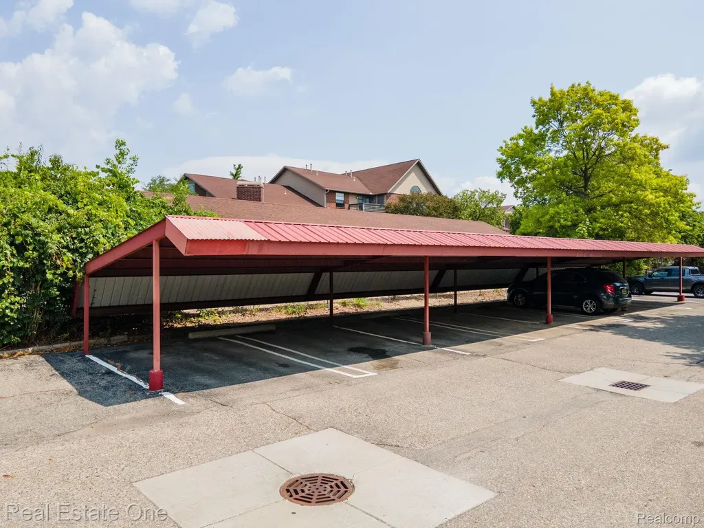 23788 Village House Drive N Southfield City MI 48033