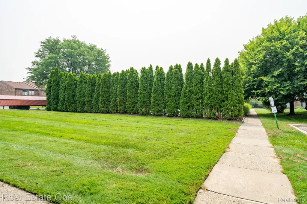 23788 Village House Drive N Southfield City MI 48033