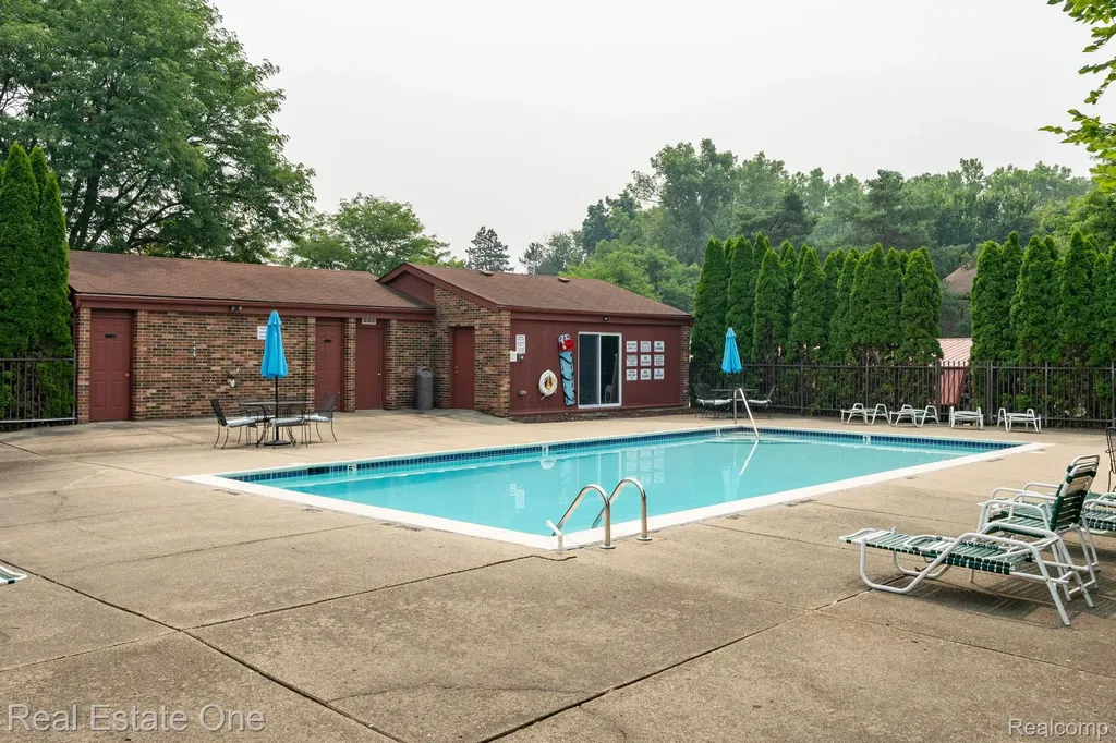 23788 Village House Drive N Southfield City MI 48033