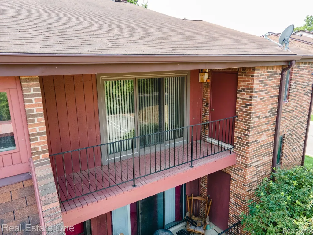 23788 Village House Drive N Southfield City MI 48033