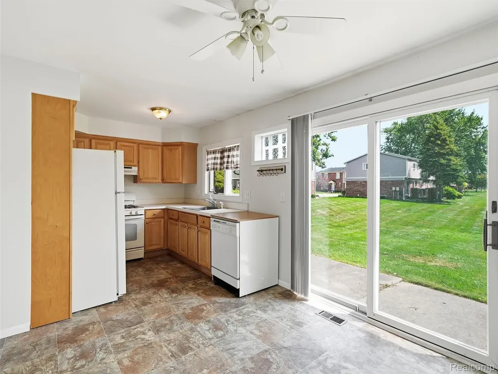 37136 Charter Oaks Boulevard Clinton Charter Township MI 48036