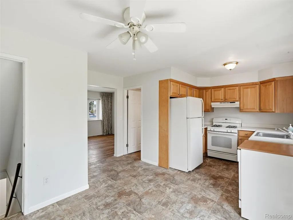 37136 Charter Oaks Boulevard Clinton Charter Township MI 48036
