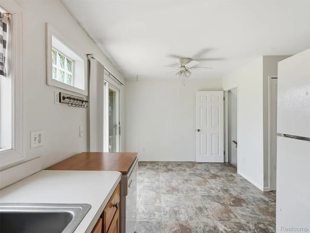37136 Charter Oaks Boulevard Clinton Charter Township MI 48036