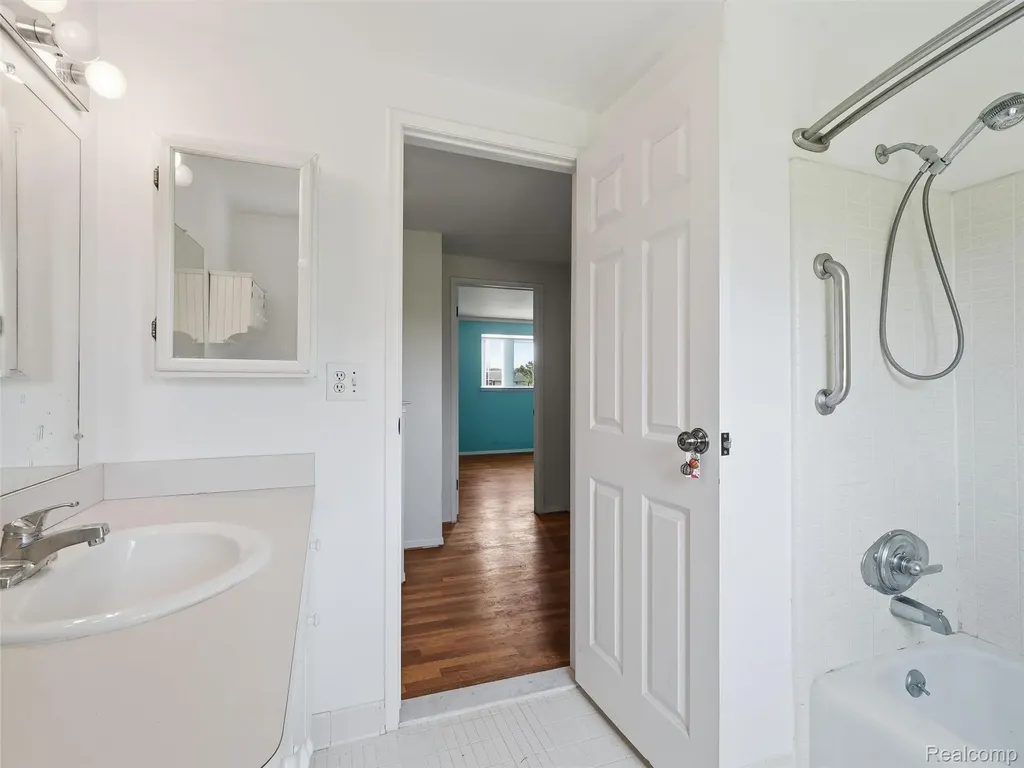 37136 Charter Oaks Boulevard Clinton Charter Township MI 48036