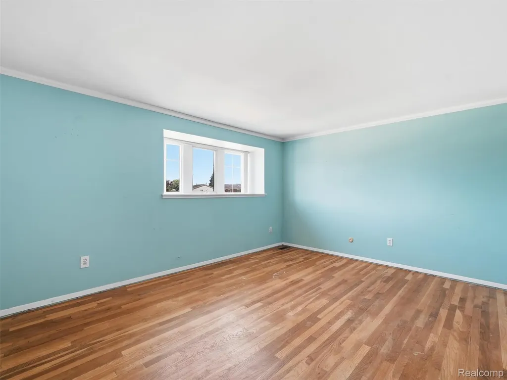 37136 Charter Oaks Boulevard Clinton Charter Township MI 48036