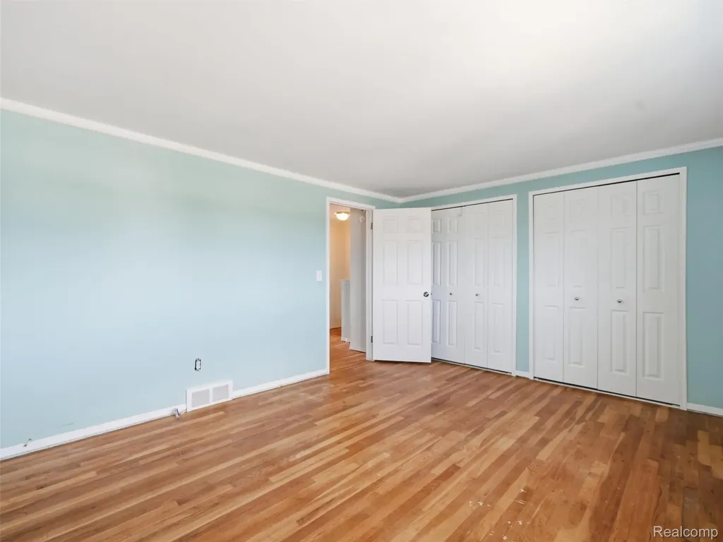 37136 Charter Oaks Boulevard Clinton Charter Township MI 48036