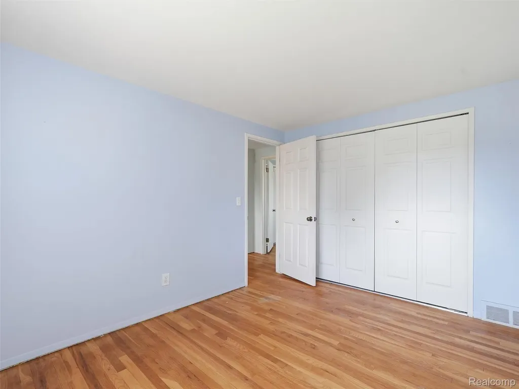 37136 Charter Oaks Boulevard Clinton Charter Township MI 48036