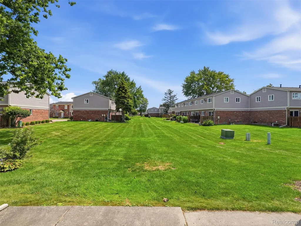 37136 Charter Oaks Boulevard Clinton Charter Township MI 48036